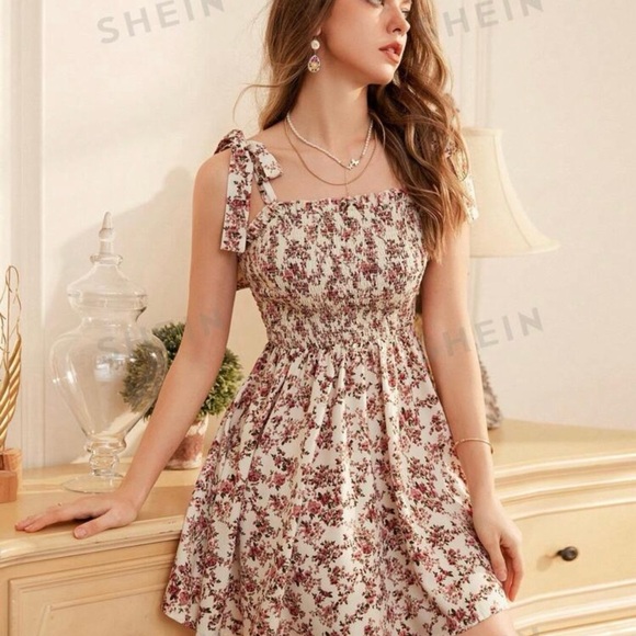 Women French Style Tie Strap Romantic Ditsy Floral Cami Sleeveless size M - Picture 2 of 9